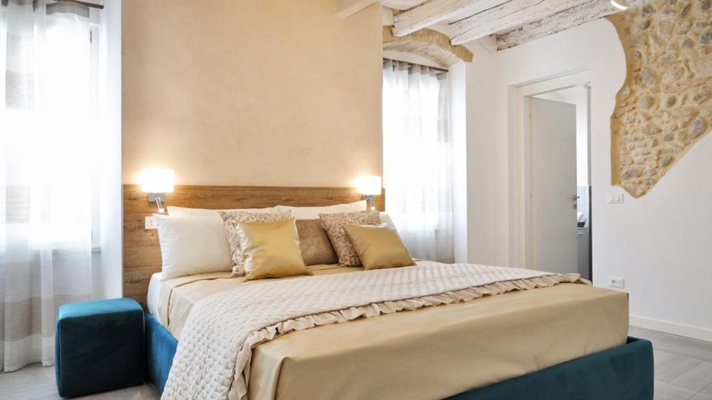 Dimora Di Charme Peschiera Del Garda Leilighet Eksteriør bilde