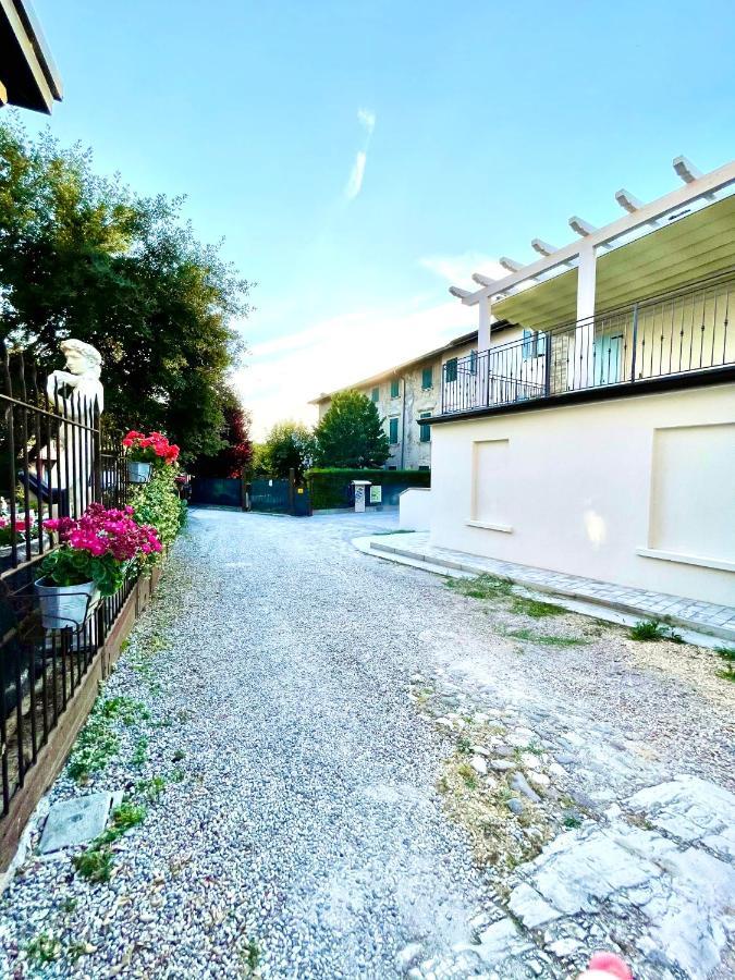 Dimora Di Charme Peschiera Del Garda Leilighet Eksteriør bilde