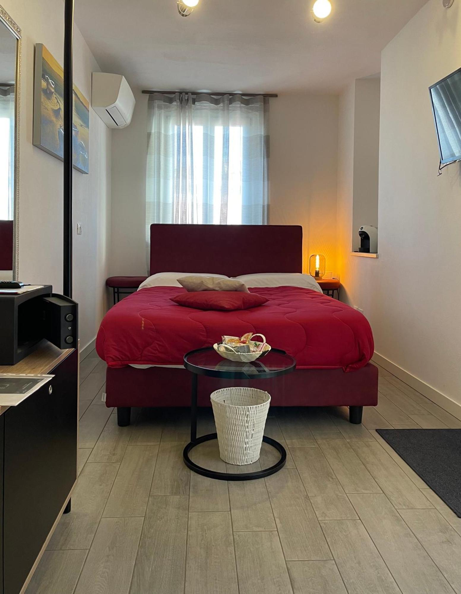 Dimora Di Charme Peschiera Del Garda Leilighet Eksteriør bilde